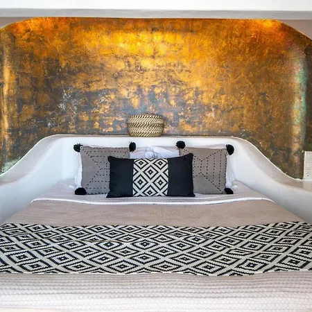 Villa Ode Villa: Luxury Retreat With Private Pool & Sunset Views