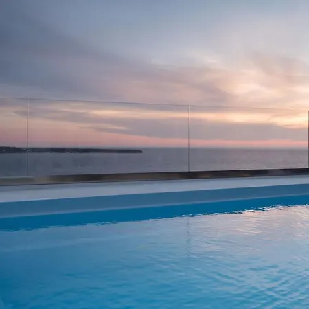 Ode Villa: Luxury Retreat With Private Pool & Sunset Views Villa Oia (Santorini)
